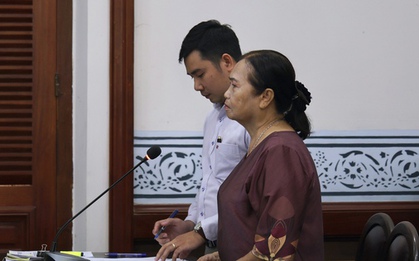 Mẹ người mẫu Đức Tiến đặt nghi vấn con dâu đã nhận số tiền phúng điếu lớn mà không công khai