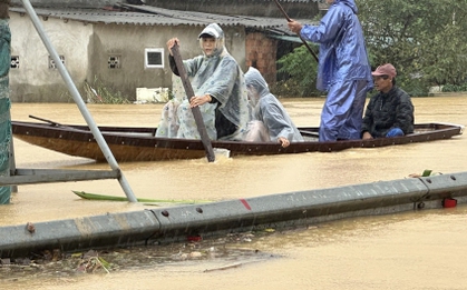 Lũ lịch sử ở Huế khiến 35.000 ngôi nhà bị ngập sâu, 2 người chết và mất tích
