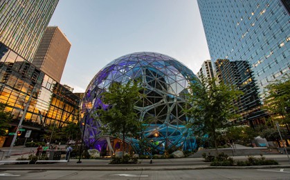 Amazon gây sốc: 14,000 nhân viên bị sa thải qua tin nhắn, công ty công nghệ đang loay hoay trong bão AI?