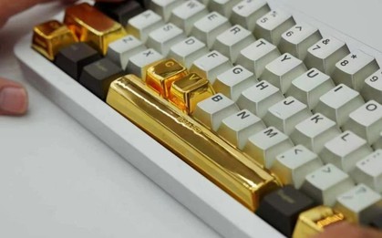 Công ty thưởng nhân viên bàn phím làm từ vàng thật: Phần thưởng xịn khiến ai cũng muốn ứng tuyển ngay lập tức