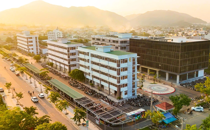 Ngôi trường miền Trung nhiều năm liên tiếp lọt top ĐH tốt nhất thế giới, sở hữu combo khuôn viên đẹp và chất lượng hàng đầu