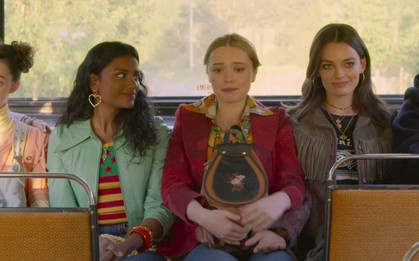 Xem phim Sex Education, tôi phải vứt bỏ bộ sưu tập tạp chí cũ của mình, suýt nữa tôi đã đẩy con mình vào vực sâu không đáy