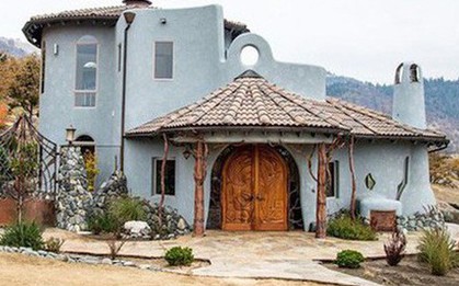 Chủ nhà bị kêu “ngớ ngẩn” khi bán căn nhà đơn sơ giữa vùng quê giá 200 tỷ đồng: Nhìn vào bên trong mới hiểu vì sao!