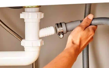 Cách vệ sinh đường ống thoát nước ở bồn rửa bát