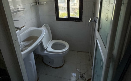 Từng xấu bẩn thảm họa, nhà vệ sinh 1m² "lột xác" ngoạn mục: Flex cả đời cũng được!