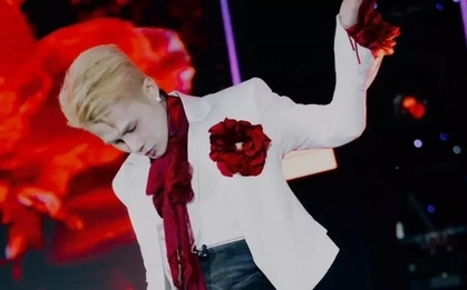 Lệch chuẩn văn hóa: Nghệ sĩ đối mặt chế tài kép