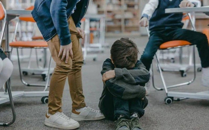 Chuyên gia chỉ điểm những dấu hiệu cho thấy con bạn có thể đang là "KẺ BẮT NẠT"