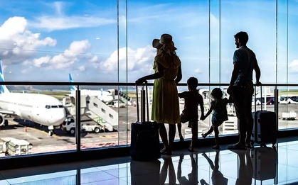 Trốn phí hành lý máy bay: Chủ tịch phải đi tù, ca sĩ bị cắt chuyến