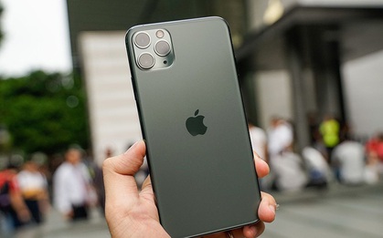 Thêm 1 chiếc iPhone Pro Max trở thành "đồ cổ"