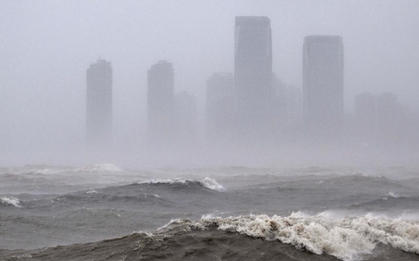 Bão Matmo đổ bộ Trung Quốc, gió giật cấp 14, sóng cao 4 m