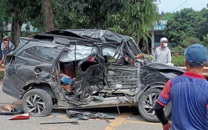 Va chạm giữa xe ô tô và xe đầu kéo, 4 người thương vong