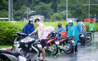 Nhiều người Hà Nội hôm nay ra đường là mất... ngày lương!