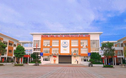 Xôn xao thông tin trường THPT ở Hà Nội mưa vẫn điểm danh, lệch 1 phút tính đi muộn: Hiệu trưởng lên tiếng