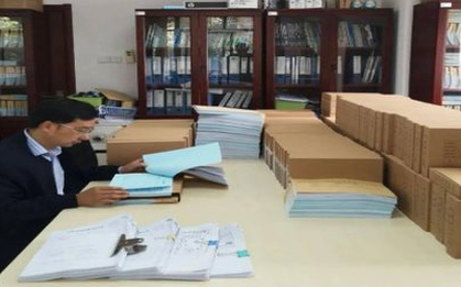 Lương tháng 13 triệu đồng nhưng kế toán chuyển nhầm 4,5 tỷ, bị kiện thì tòa án phán không cần trả lại, nam nhân viên trúng lớn