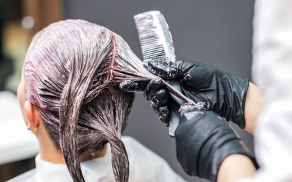 Vì sao không nên nhuộm tóc quá 4 lần trong 1 năm?