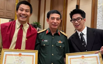 Diễn viên Mưa Đỏ nhận bằng khen của Bộ Quốc phòng