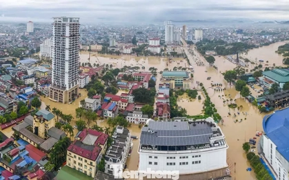 Lũ sông Cầu đạt đỉnh, trung tâm tỉnh Thái Nguyên chìm trong biển nước