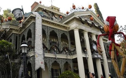 Vào "căn nhà ma ám", người phụ nữ ngoài 60 tuổi tử vong