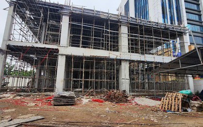 Sập giàn giáo khi đang thi công, 2 người tử nạn, 1 người bị thương