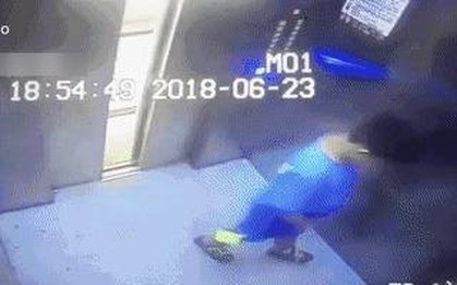 Đứa trẻ tè bậy trong thang máy, phản ứng của bà mẹ nhận được vô số lời khen ngợi: Đây chính là cách dạy con "chuẩn sách giáo khoa"