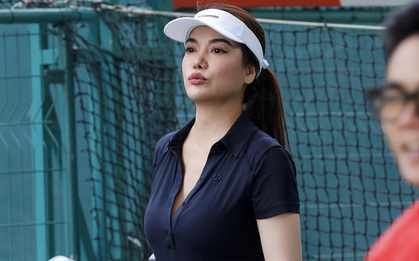 Trương Ngọc Ánh chơi pickleball
