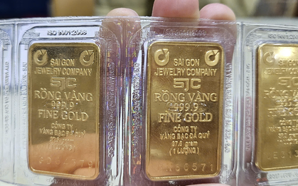 Tối 1-11, giá vàng miếng SJC trên thị trường tự do tiếp tục lao dốc