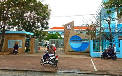 Thầy giáo được minh oan sau 9 năm: Rà lại kết luận kiểm tra sau phản ứng của 8 nguyên lãnh đạo sở