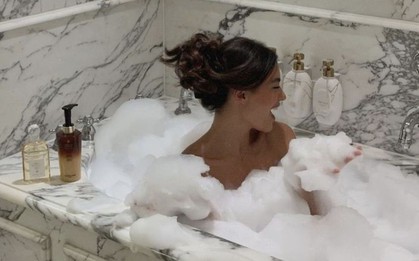 Da lão hóa vì thói quen tắm thoải mái nhiều người mắc phải lúc này