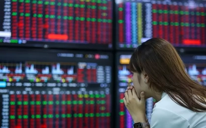 Chứng khoán hôm nay: Mọi thành quả bị xóa sạch trong 10 phút