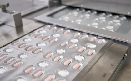 Suốt 140 năm không nước nào làm được, Trung Quốc thành công chỉ trong 3 năm: Tìm thấy công thức mới ‘hô biến’ thuốc đắt tiền thành giá rẻ, chuyên gia Mỹ cũng phải thừa nhận đây là ‘một kỳ công’