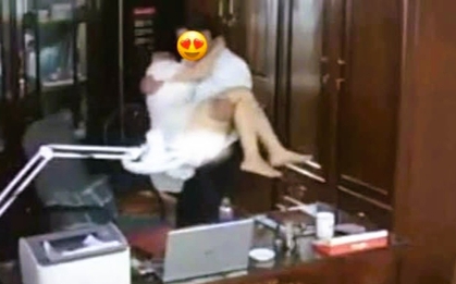 Thông tin mới vụ người đàn ông có clip "thân mật" trong phòng làm việc với nhiều phụ nữ