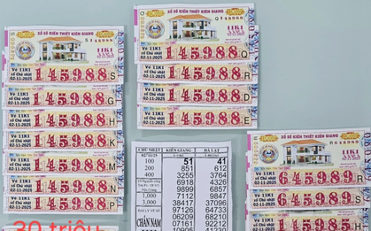 Khách mua vé số rồi tặng lại cho người bán: Cái kết bất ngờ