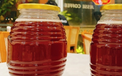 Thả một giọt mật ong xuống nước biết ngay thật hay giả