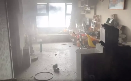 Cháy căn hộ chung cư ở TPHCM, người dân hốt hoảng tháo chạy