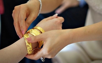 Mẹ chồng đòi bán vàng hồi môn của tôi, ai ngờ chỉ 1 tháng sau bà xuống nước xin lỗi