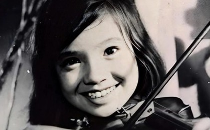 NSND Lan Hương "Em bé Hà Nội": Cãi mẹ theo nghệ thuật, U70 viên mãn bên chồng