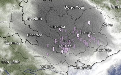 Sáng nay, TP.HCM mưa lớn, sấm sét nhiều nơi
