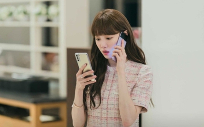 Thường xuyên có 3 hành động này khi nghe điện thoại là biểu hiện của EQ thấp