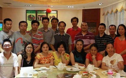 Đi họp lớp có những người mặc sang không phải vì giàu, mà vì sợ bị hỏi “đang làm nghề gì?”