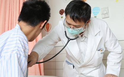 Nam sinh 18 tuổi mắc ung thư đại tràng vì món ăn vặt quen thuộc trước cổng trường