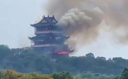Cháy chùa ở Trung Quốc: Người dân cách nhiều km kể khoảnh khắc phát hiện lửa, xác định nguyên nhân ban đầu