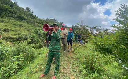 Lở núi ở Đà Nẵng: Nghi vợ chồng công an viên và 1 người dân bị vùi lấp
