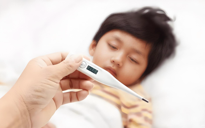 Phát hiện con bị cúm A: 3 bước cha mẹ cần LÀM NGAY trong 24h để chặn lây lan và tránh biến chứng!