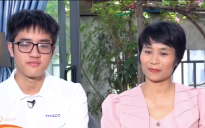 Cặp mẹ con cùng thi Đường Lên Đỉnh Olympia