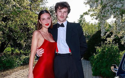 Con trai Beckham bị tước bằng lái xe