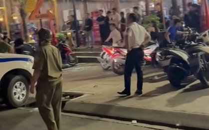 TPHCM: Hỗn chiến từ quán nhậu ra ngoài đường do "mời bia"