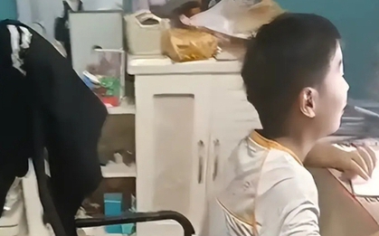 Mẹ than vãn con trai cả ngày toàn làm những thứ vớ vẩn, nhưng nhìn chi tiết này, cư dân mạng liền chỉ ra: Cậu bé là nhân tài!