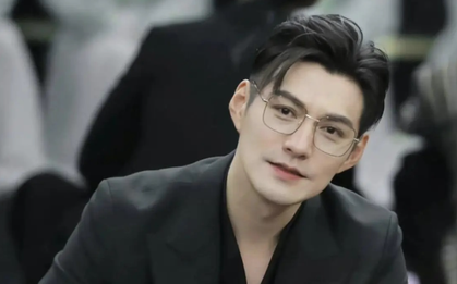 Nam tài tử điển trai Nghiêm Khoan dạy con kiểu gì mà khiến vợ khóc lóc, van xin trước bao người?