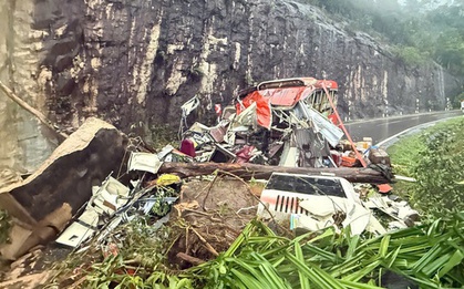 Khánh Hòa: Sạt lở nghiêm trọng trên đèo Khánh Lê và Khánh Sơn, ít nhất 6 người chết