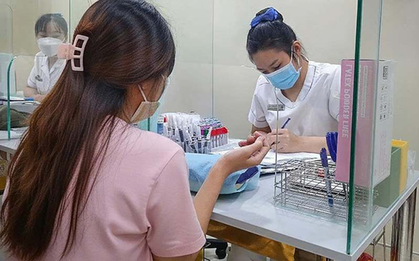 Cô gái 24 tuổi vẫn chưa dậy thì